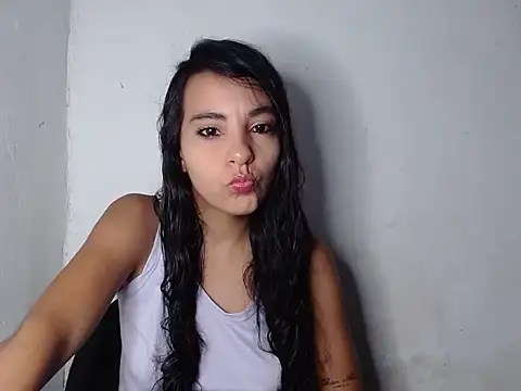 Snapshot of bombom_20 chatting on 04-11-26, 02:16 bombom 20 online show from 04-11-26, 02:16