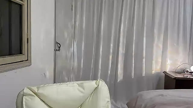 Snapshot of aiai6680 chatting on 04-06-26, 01:01 aiai6680 online show from 04-06-26, 01:01