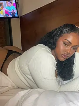 Snapshot of Realriyaaa chatting on 03-21-26, 02:27 Realriyaaa online show from 03-21-26, 02:27