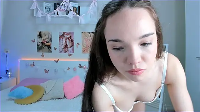 Milly Lane online show from 05-07-26, 03:12