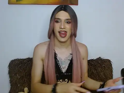 Snapshot of Sofia420 chatting on 03-25-26, 06:58 Sofia420 online show from 03-25-26, 06:58