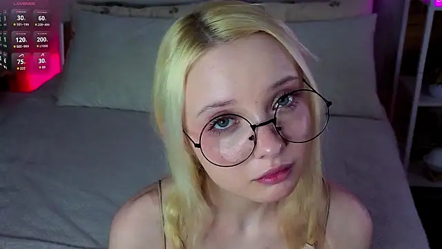 TwilaDona online show from 03-09-26, 01:31