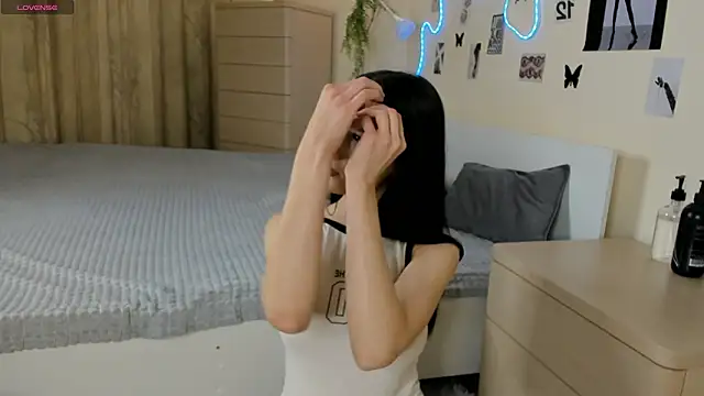 Snapshot of DaisyPillow chatting on 03-14-26, 09:09 DaisyPillow online show from 03-14-26, 09:09