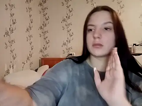 Snapshot of symmetryinvoid chatting on 03-31-26, 06:41 symmetryinvoid online show from 03-31-26, 06:41