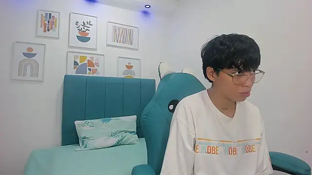 ivyheat3 online show from 03-12-26, 12:00