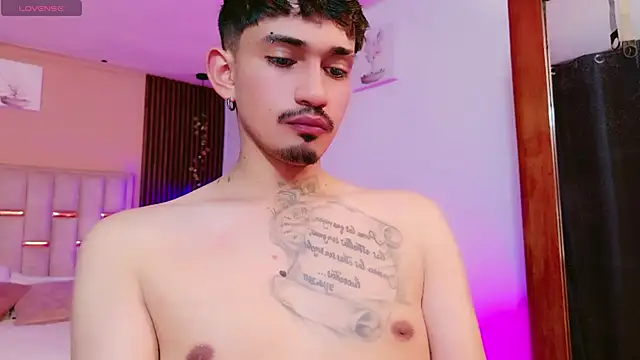 Snapshot of Mateo_Valencia_ chatting on 03-07-26, 12:24 Mateo Valencia online show from 03-07-26, 12:24