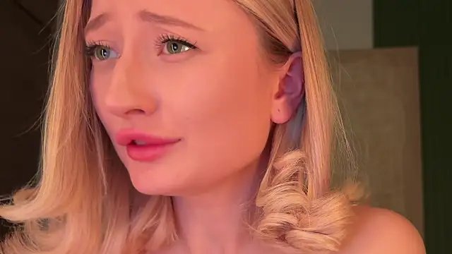 Snapshot of Wendy_Amberr chatting on 03-13-26, 04:35 Wendy Amberr online show from 03-13-26, 04:35