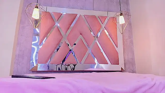 luci lane  online show from 04-11-26, 07:45