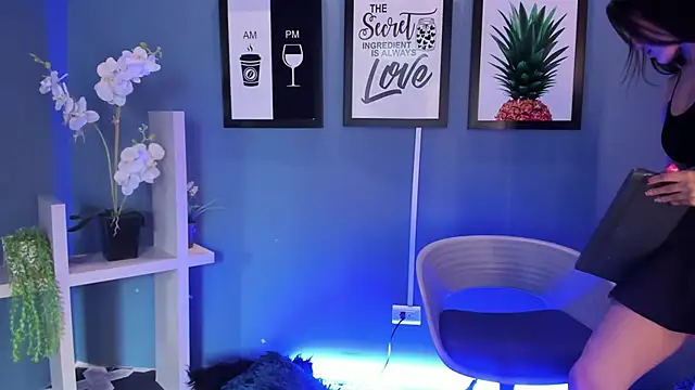 Juliethaamour online show from 03-12-26, 06:25