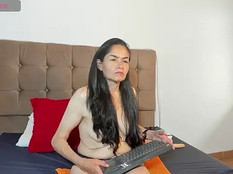 Liz Grettel online show from 06-26-26, 06:45