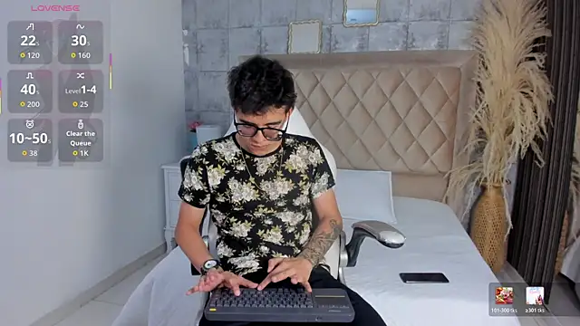 TylerCross  online show from 03-31-26, 08:31