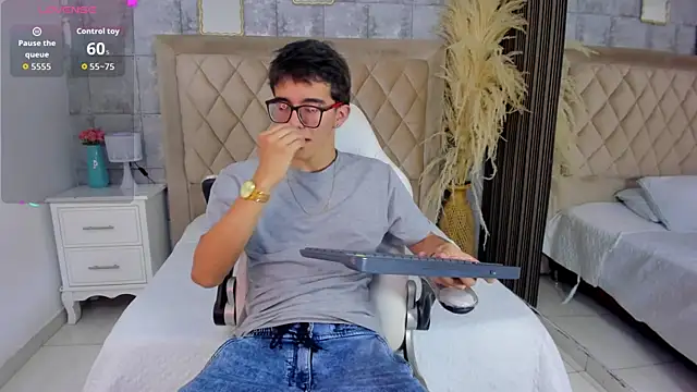 TylerCross  online show from 04-03-26, 08:40