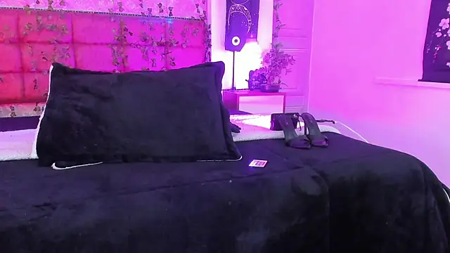 Vickmoon online show from 07-24-26, 08:29