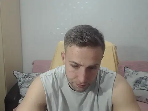 Snapshot of BlondEagleMuscle chatting on 03-09-26, 09:08 BlondEagleMuscle online show from 03-09-26, 09:08