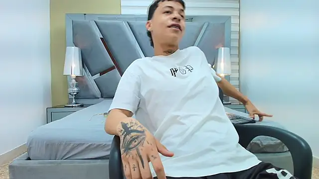 HENRY GREEN2 online show from 04-07-26, 07:25