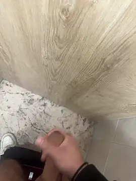 Snapshot of nikos_17 chatting on 03-10-26, 09:58 nikos 17 online show from 03-10-26, 09:58