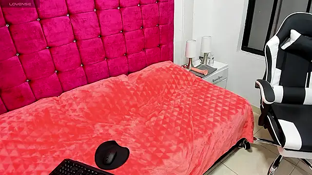 Snapshot of little_evangeline2 chatting on 03-07-26, 02:52 little evangeline2 online show from 03-07-26, 02:52