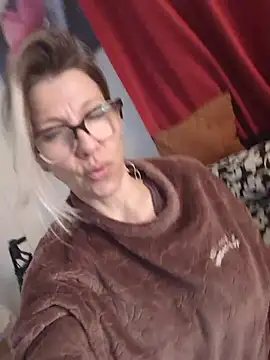 ManuelaX online show from 03-10-26, 01:05