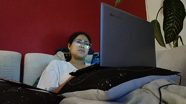 Snapshot of katnay29 chatting on 03-06-26, 03:36 katnay29 online show from 03-06-26, 03:36