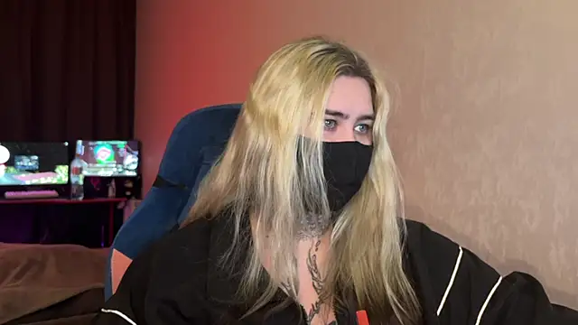 Snapshot of Xtoni_ chatting on 03-06-26, 08:38 Xtoni online show from 03-06-26, 08:38