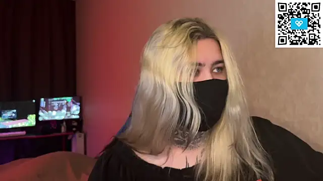 Snapshot of Xtoni_ chatting on 03-07-26, 08:39 Xtoni online show from 03-07-26, 08:39