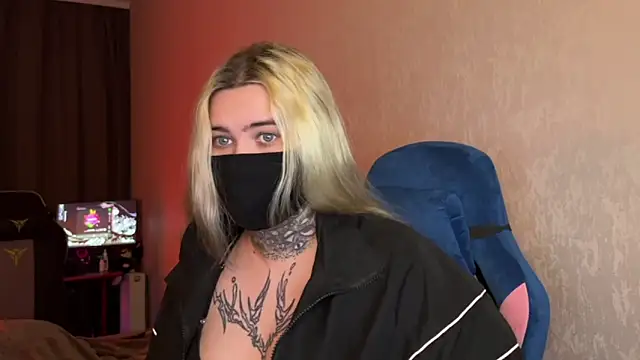 Snapshot of Xtoni_ chatting on 03-09-26, 12:03 Xtoni online show from 03-09-26, 12:03