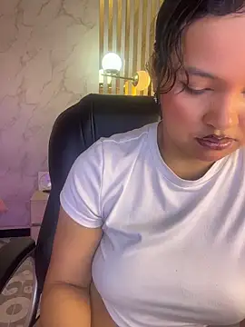 Catalinaa01 online show from 05-20-26, 03:24