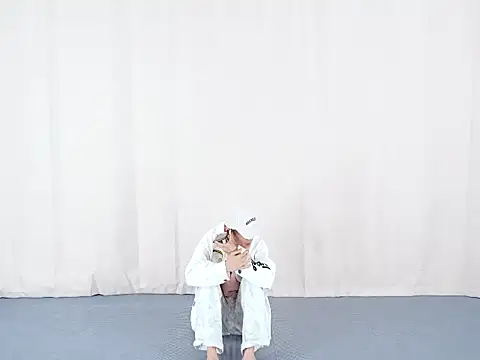 Vae-002 online show from 04-22-26, 07:00