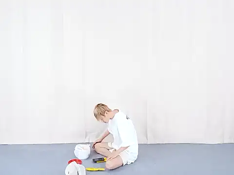 Vae-002 online show from 04-23-26, 10:14