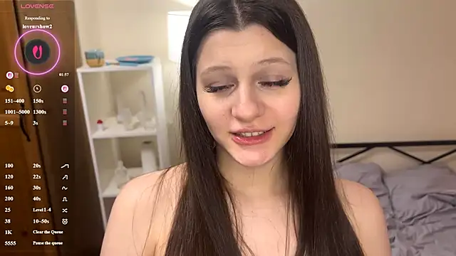 Snapshot of cutessofia chatting on 03-08-26, 02:04 cutessofia online show from 03-08-26, 02:04