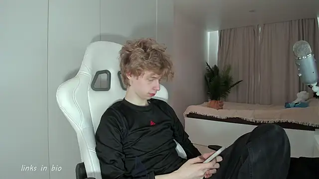 Wawesuc online show from 04-11-26, 08:51