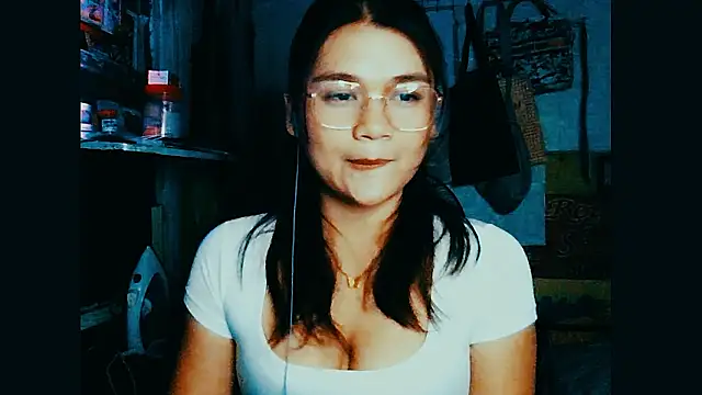 Snapshot of AniaFowler chatting on 03-10-26, 06:35 AniaFowler online show from 03-10-26, 06:35