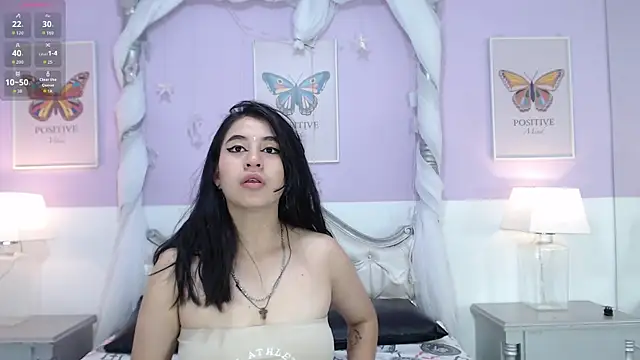 Snapshot of YayaQueen chatting on 07-12-26, 12:07 YayaQueen online show from 07-12-26, 12:07