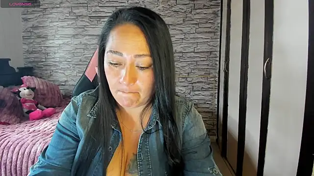 Milf Julianna online show from 05-11-26, 09:12