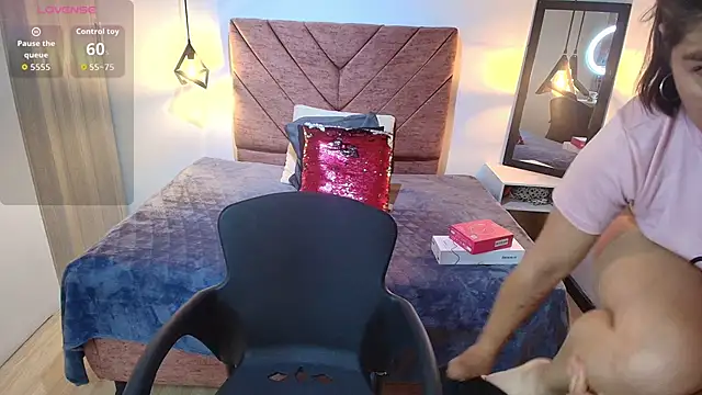 Amanda Fox   online show from 04-08-26, 09:26