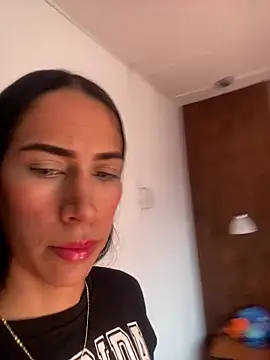 isa rousse25 online show from 03-14-26, 08:36