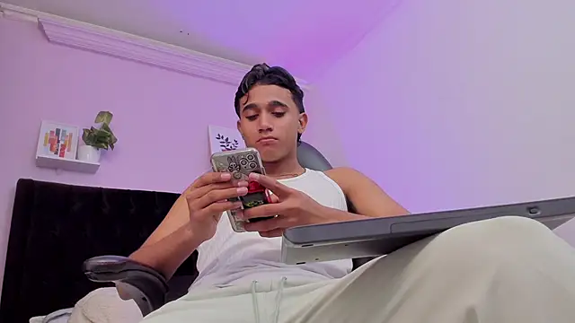 Morgan Bladee online show from 04-15-26, 04:30