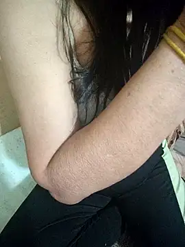 Snapshot of lovely_0078 chatting on 03-10-26, 11:48 lovely 0078 online show from 03-10-26, 11:48