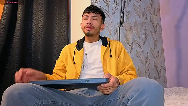 Luchoplayboy online show from 04-14-26, 12:00