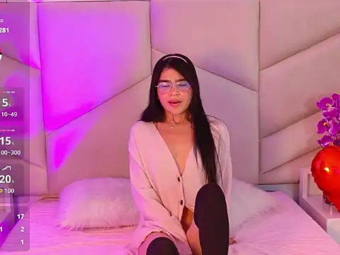 Snapshot of OliviaDiaz chatting on 03-08-26, 01:59 OliviaDiaz online show from 03-08-26, 01:59