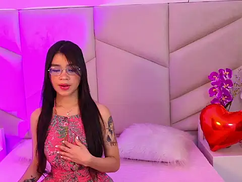 Snapshot of OliviaDiaz chatting on 03-13-26, 07:42 OliviaDiaz online show from 03-13-26, 07:42