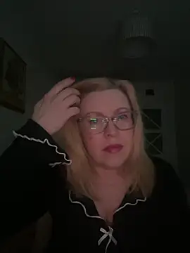 JanieLight53 online show from 04-05-26, 04:59