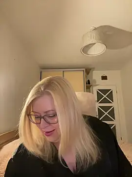 JanieLight53 online show from 05-23-26, 07:18
