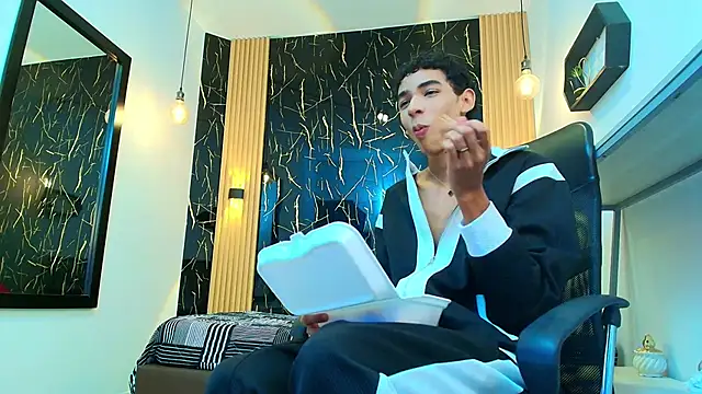 ValeriHot 1 online show from 04-20-26, 02:58