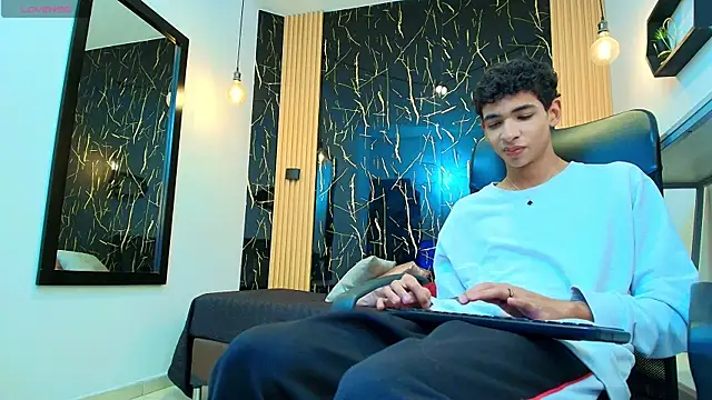 ValeriHot 1 online show from 04-30-26, 03:02