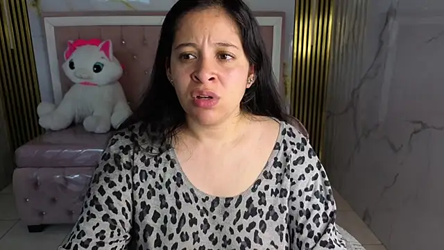 Snapshot of sara_tellez_s chatting on 05-28-26, 03:15 sara tellez s online show from 05-28-26, 03:15