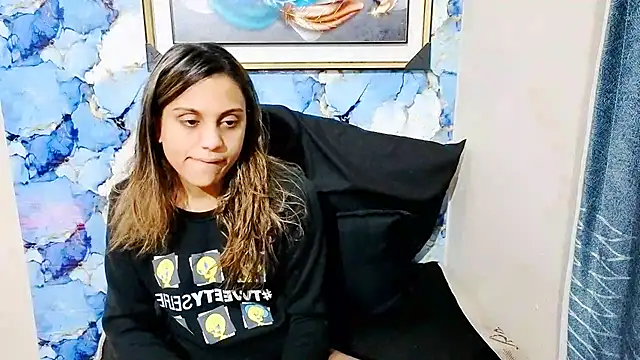 Snapshot of Luscious_Lexy chatting on 06-15-26, 04:36 Luscious Lexy online show from 06-15-26, 04:36
