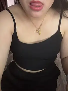 Snapshot of Milu-beo chatting on 03-12-26, 02:39 Milu-beo online show from 03-12-26, 02:39