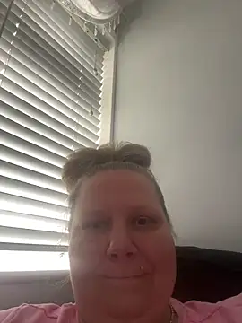 Snapshot of Miss_CurvyCharmaine chatting on 03-09-26, 09:57 Miss CurvyCharmaine online show from 03-09-26, 09:57