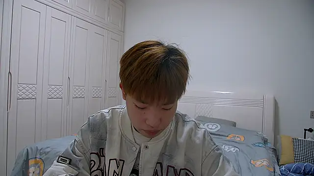 Snapshot of Similu-001 chatting on 03-08-26, 10:08 Similu-001 online show from 03-08-26, 10:08